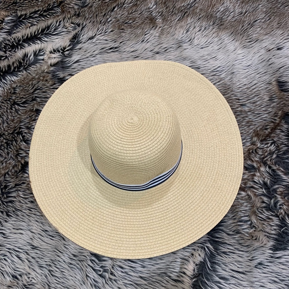 J. Crew Women’s Floppy Wide Brim Summer Hat 88% Paper/12% Polyester OS NWOT